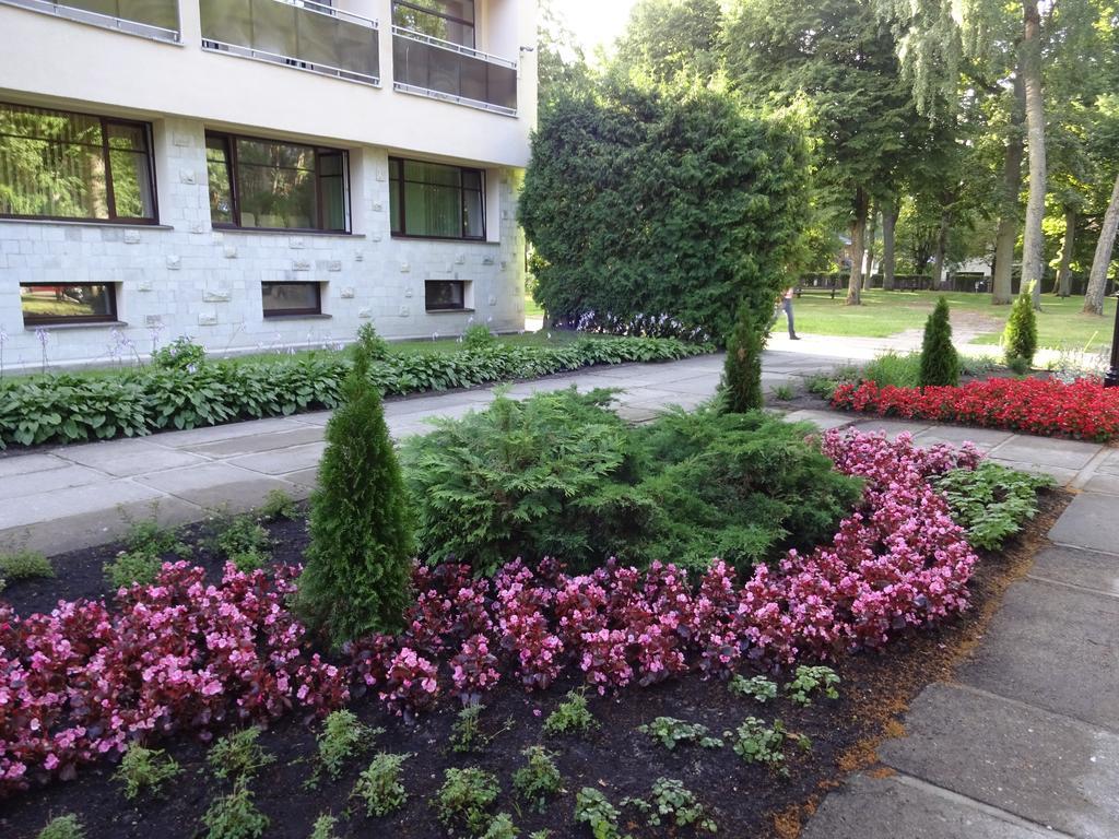 Resort - Rehabilitation Center Sanatorium Belorusija Jūrkalne Exterior foto